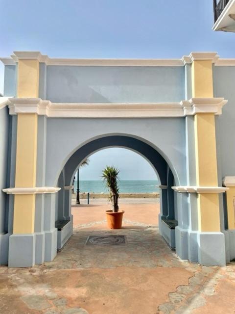 Gatu Sherry, Junto Puerto Deportivo Y Playa " Preferente Mayores De 25 Anos Y Familias " El Puerto de Santa María Esterno foto